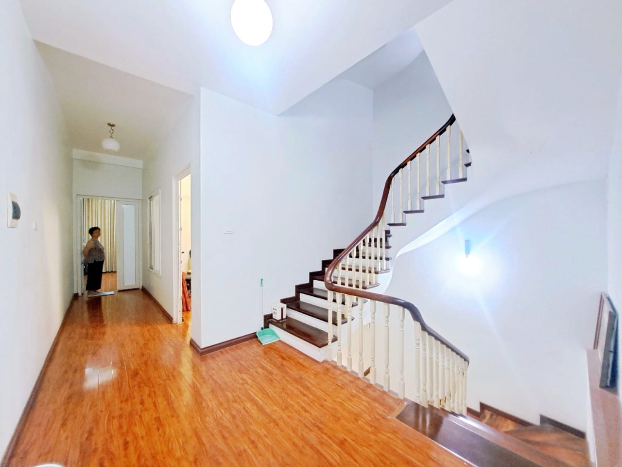 Giảm chào 100 triệu, bán nhà Bùi Xương Trạch 39m2, 4T, chỉ 3,6 tỷ.