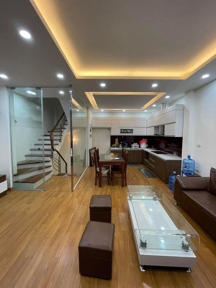 Bán nhà Bùi Xương Trạch, gần ô tô, 42 m2 x 5T, chỉ 3,7 tỷ.