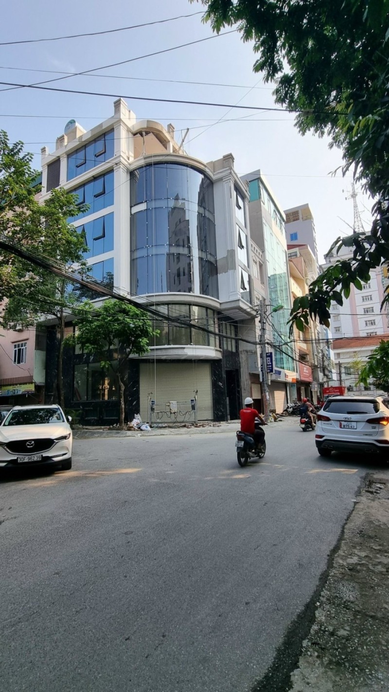 TOÀ SIÊU VÍP LÔ GÓC HAI MẶT TIỀN 7 TẦNG THANG MÁY MỚI KÍNH KOOnG Ô TÔ TRÁNH 4 LÀN KHỦNG, BẤT CHẤP CÁC LOẠI HÌNH KINH DOANH.