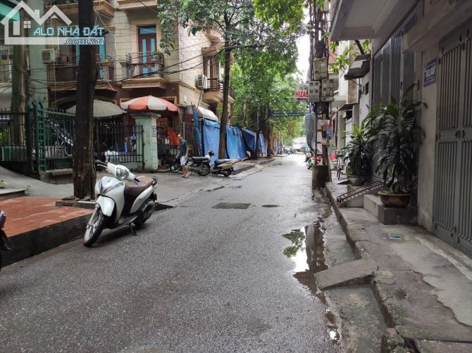 Cho thuê nhà Mai Động, 50m2 x 4 tầng, ô tô đỗ cửa, 11 triệu/tháng