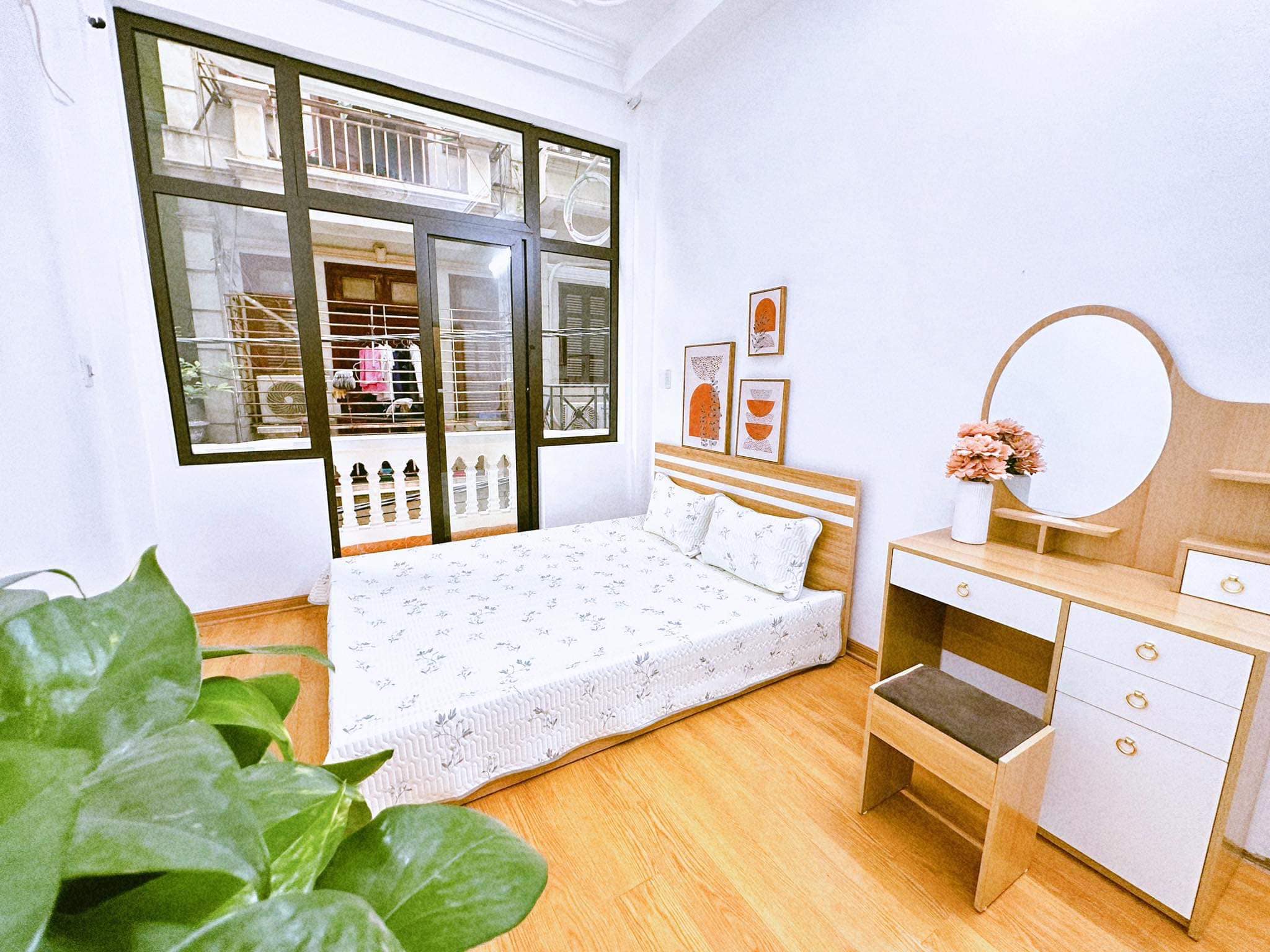 Bán tòa nhà CCMN, Cầu Giấy, 45m, 5 tầng , 9 phòng, Doanh thu 45 triệu 1 tháng, 540 triệu 1 năm, giá 5 tỷ 95.