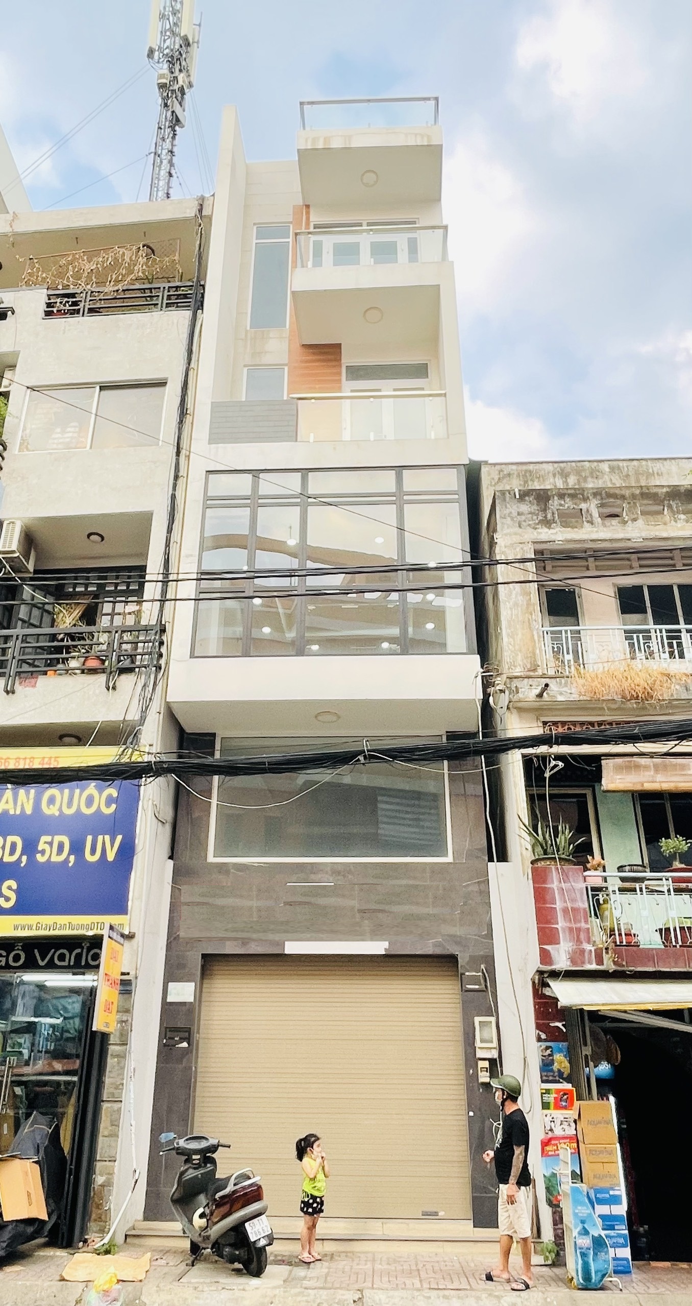 CCG Bán gấp mặt tiền Phạm Văn Hai đoạn đẹp nhất, DT: 4x17m, 4 tầng, giá: 17.2 tỷ, HĐT: 40tr/th