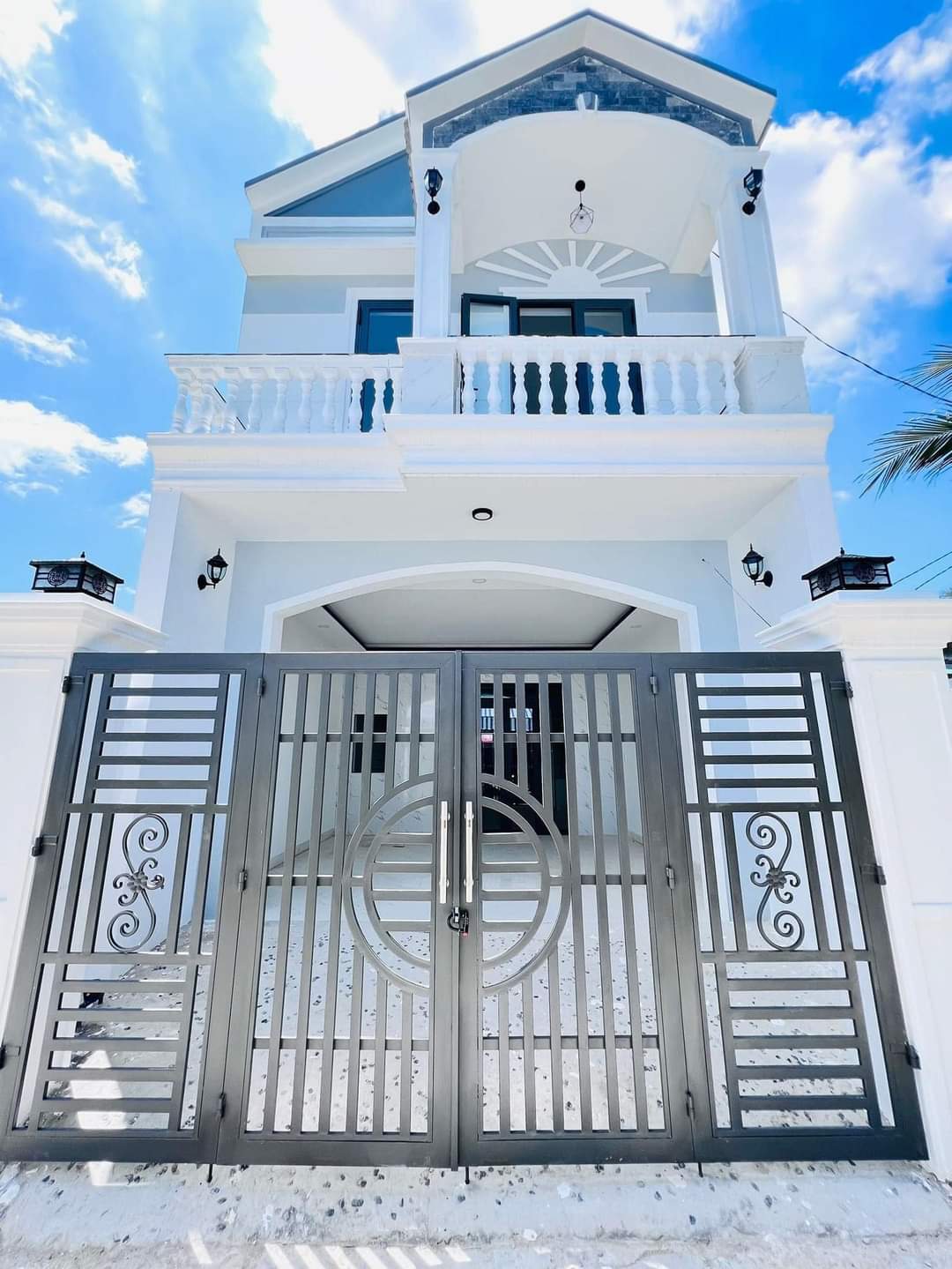 Bán nhà mới xây Diên Sơn cách Uỷ ban xã chỉ 150m