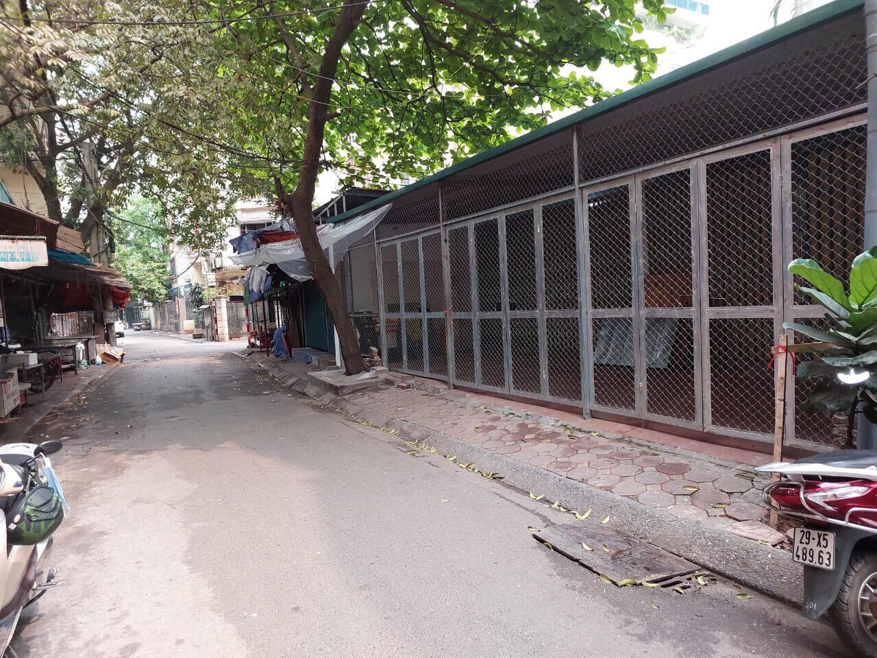 Bán nhà Cấp 4 phố Phan Văn Trường 129m2 Mặt tiền 9.6m giá 13 tỷ Ngõ to 2 Oto tránh nhau