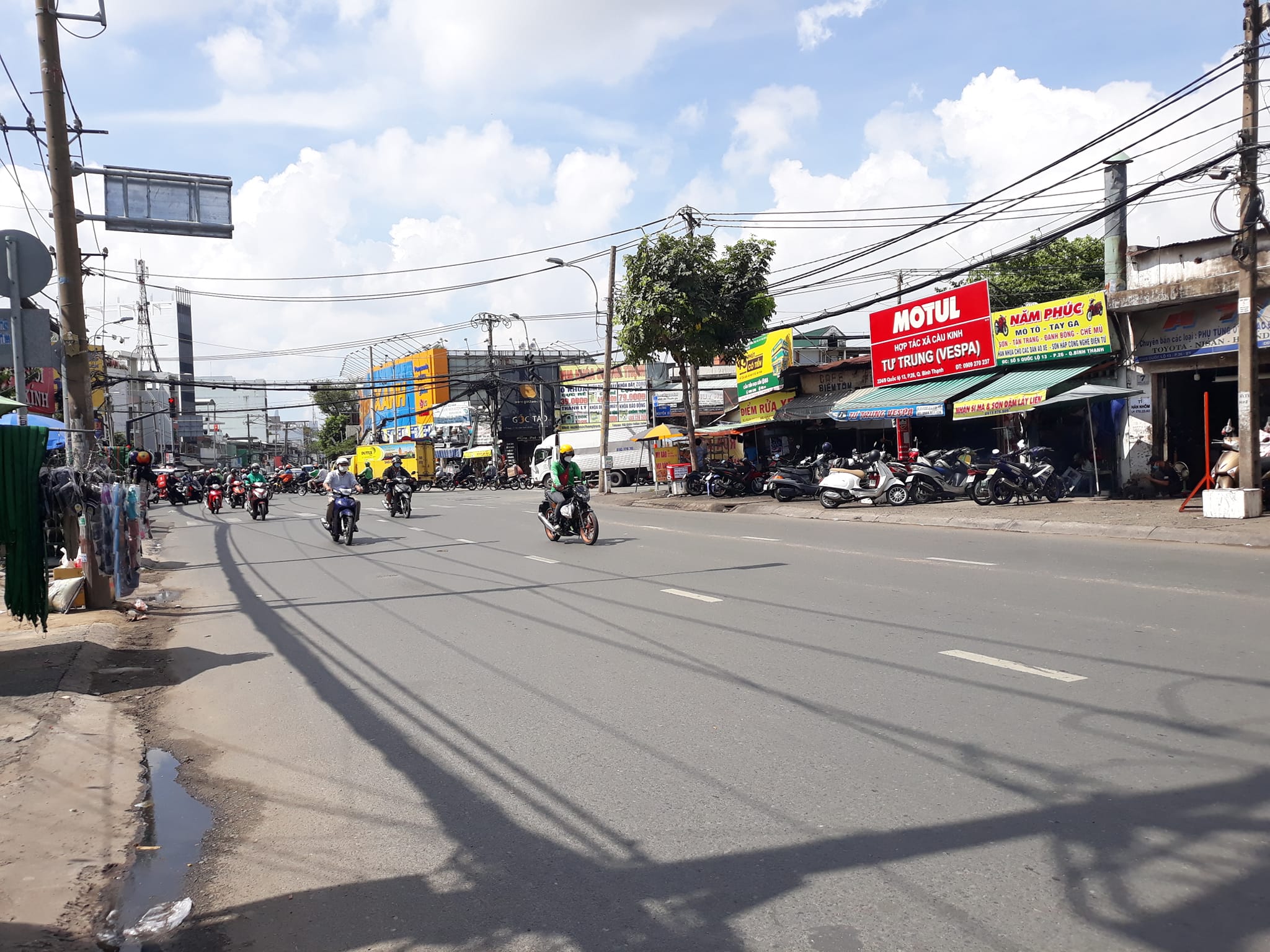 Bán nhà mặt tiền Quốc lộ 13, Bình Thạnh, Kinh doanh Đỉnh, 104m2, 3 Tầng Chỉ 9.8 tỷ