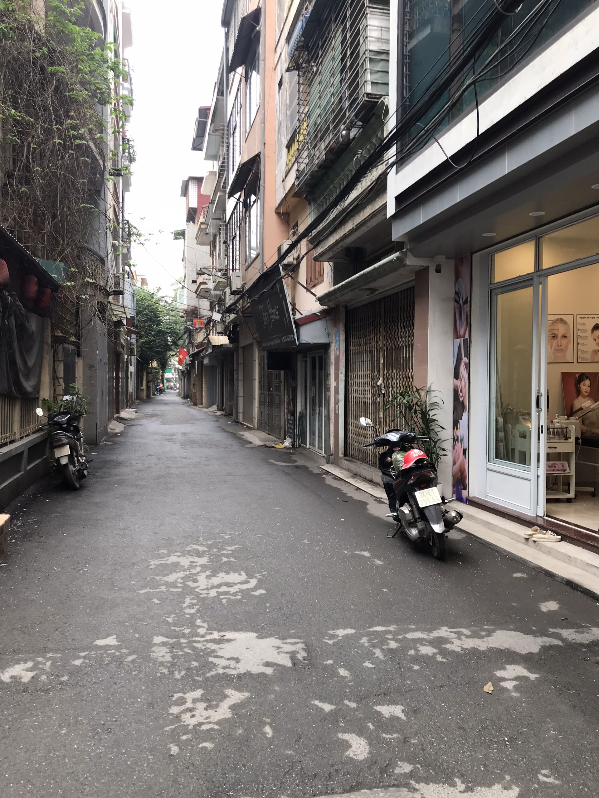 Bán nhà Thụy Khuê gần Chu Văn An & Hồ Tây, 5.3 tỷ 38m*5T, MT 4.5m, Ô Tô sát cửa