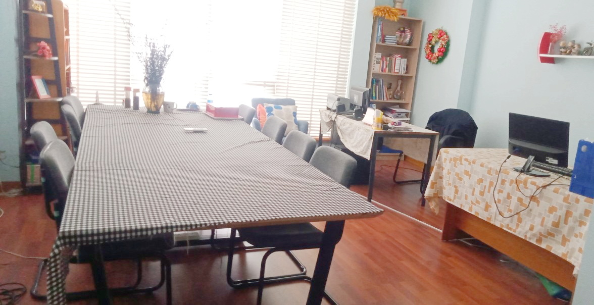 HIẾM Nhà Hoàng Cầu 50m Phân lô Ô tô tránh Vỉa hè Thông sàn kinh doanh Giá tốt