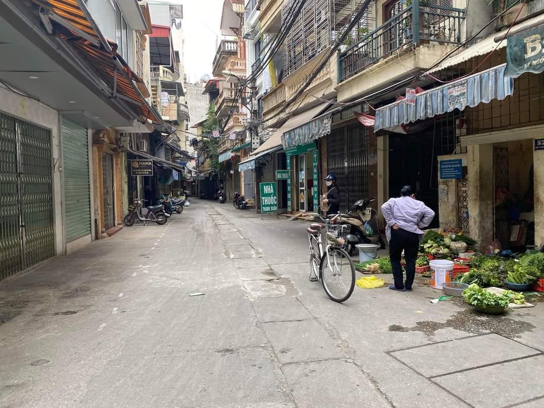 CHO THUÊ NHÀ CẤP BỐN - MẶT PHỐ KINH DOANH - Ô TÔ VÀO NHÀ - CẦU AM VẠN PHÚC - GIÁ 4TR