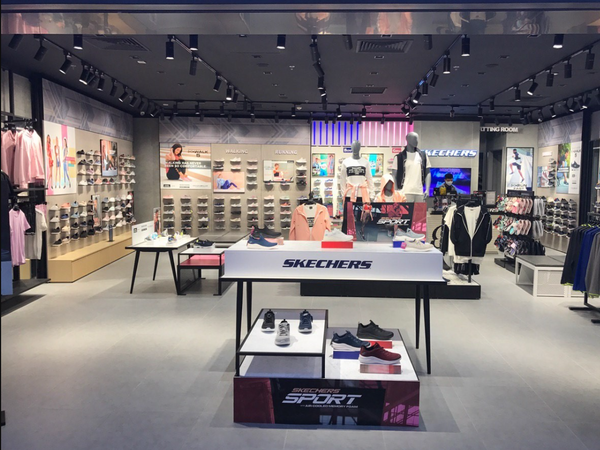 Gian hàng tại Vincom Phạm Ngọc Thạch của thương hiệu Skechers cac-gian-hang-tai-vincom-pham-ngoc-thach-5