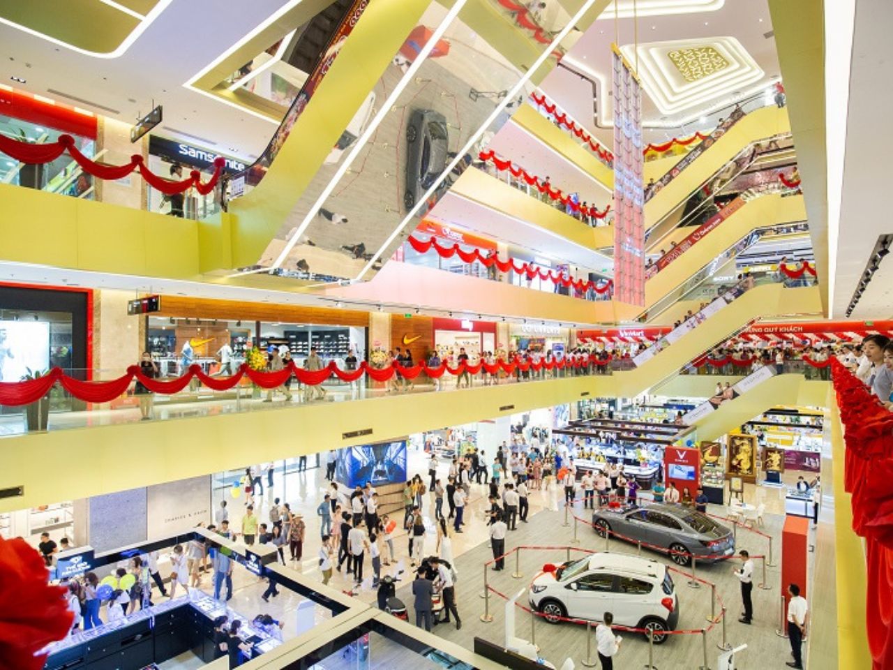 cac-thuong-hieu-tai-vincom-tran-duy-hung-0