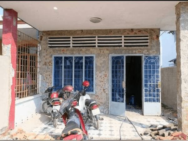 Khảo sát tình trạng nhà cấp 4 mái tôn trước khi cải tạo cai-tao-nha-ong-cap-4-mai-ton-don-gian-3