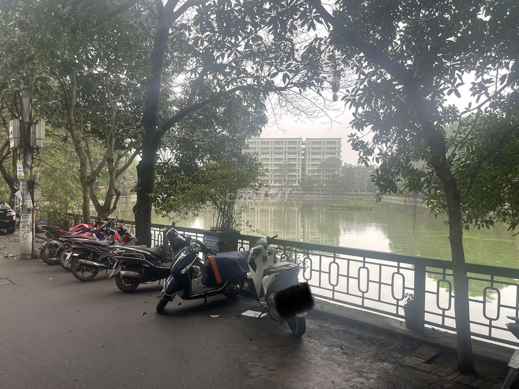 Chính chủ bán nhà mặt hồ Kim Đồng giá rẻ.