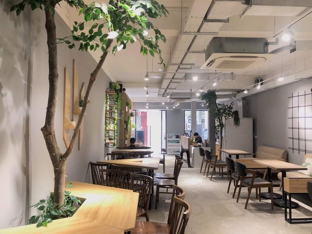 Toà VP Nguyễn Khánh Toàn gara ô tô, thang máy, KD VP, CAFE, SPA, DT 150tr/tháng,120m- 20 tỷ