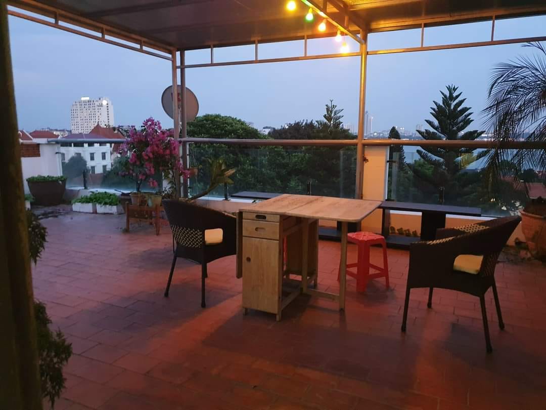 KHU VỰC VIP VIEW HỒ tòa Căn Hộ 6 Tầng View Hồ Phố Quảng An 147m2 MT8m DT 1 tỷ/năm 27.2 tỷ