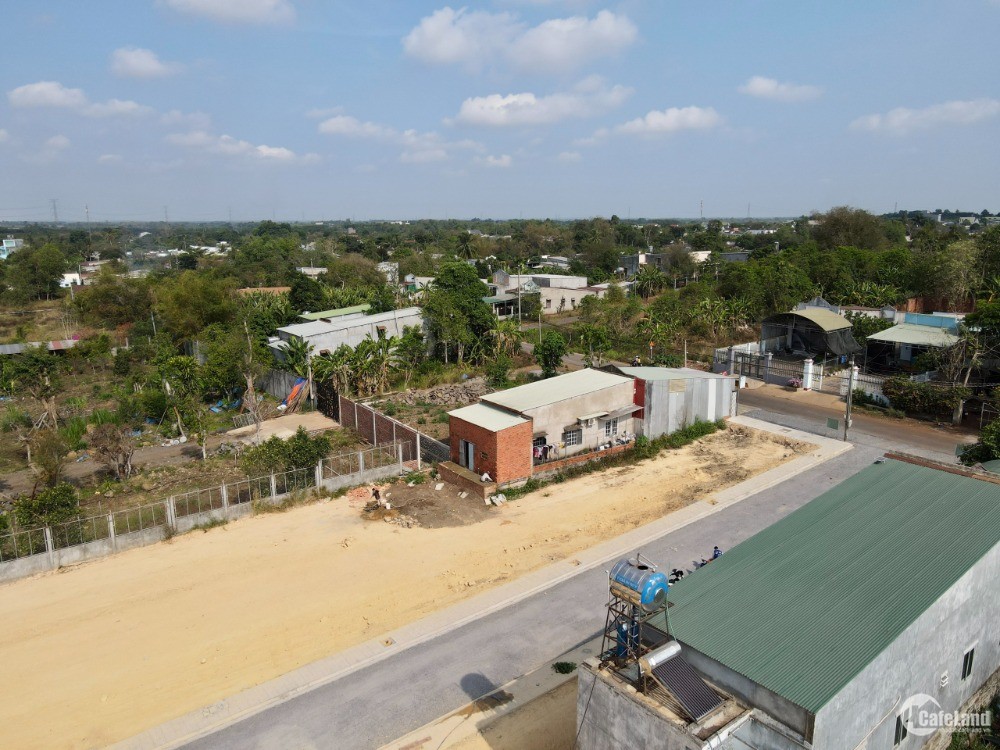 2 lô đất Sông Thao ,Trảng Bom,đường nhựa 2 otô ,vỉa hè,thổ ,sổ riêng ,950 tr/lô