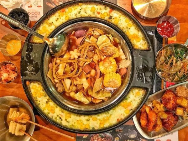 Menu Dookki vô cùng đa dạng dookki-vincom-pham-ngoc-thach-4