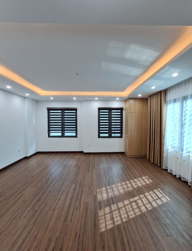 BÁN NHÀ VÕ THỊ SÁU, Ô TÔ ĐỖ CỬA,,AN NINH,DÂN TRÍ CAO,LÔ GÓC Ở LUÔN, 30M2 GIÁ CHỈ 4 TỶ