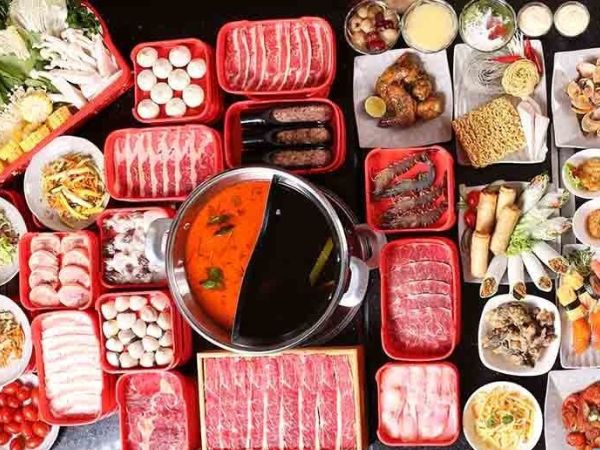 Hotpot Story có các món nhúng lẩu vô cùng đa dạng xe-bus-di-qua-hotpot-story-vincom-tran-duy-hung-3