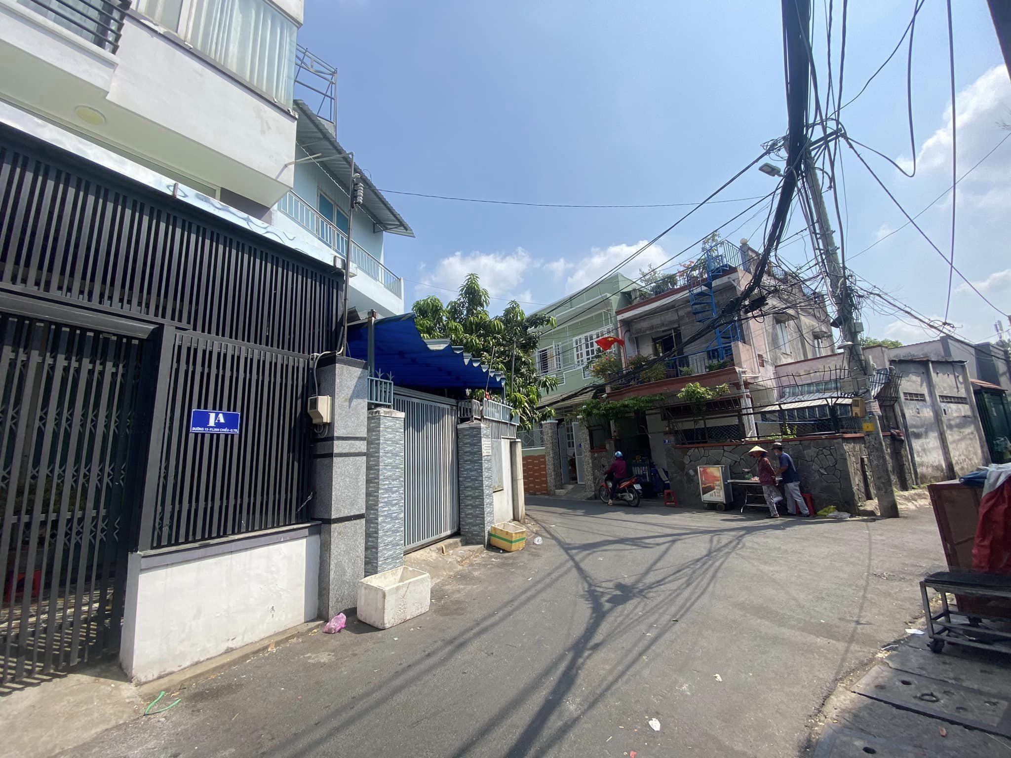 Ngộp Lắm, Bán Nhà MT Linh Chiểu, Thủ Đức, DT 120M, Cách Chợ Thủ Đức 200M, Giá 8 Tỷ