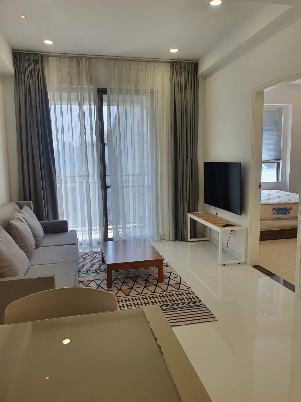 Cho thuê gấp căn hộ SaiGon South Risedences, 2pn,2wc, 71m2 giá 15 triệu tháng