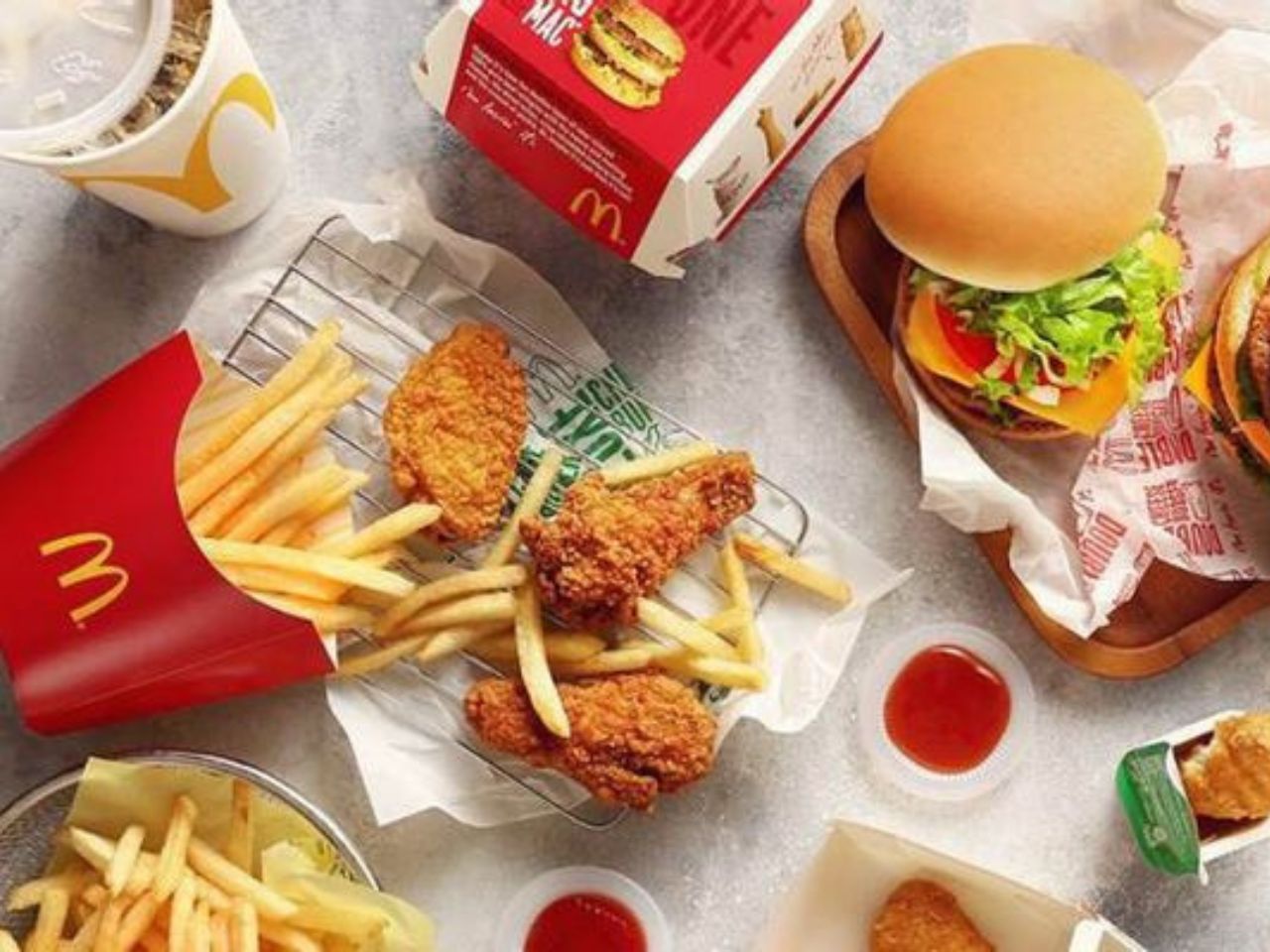 mcdonald-vincom-tran-duy-hung-0