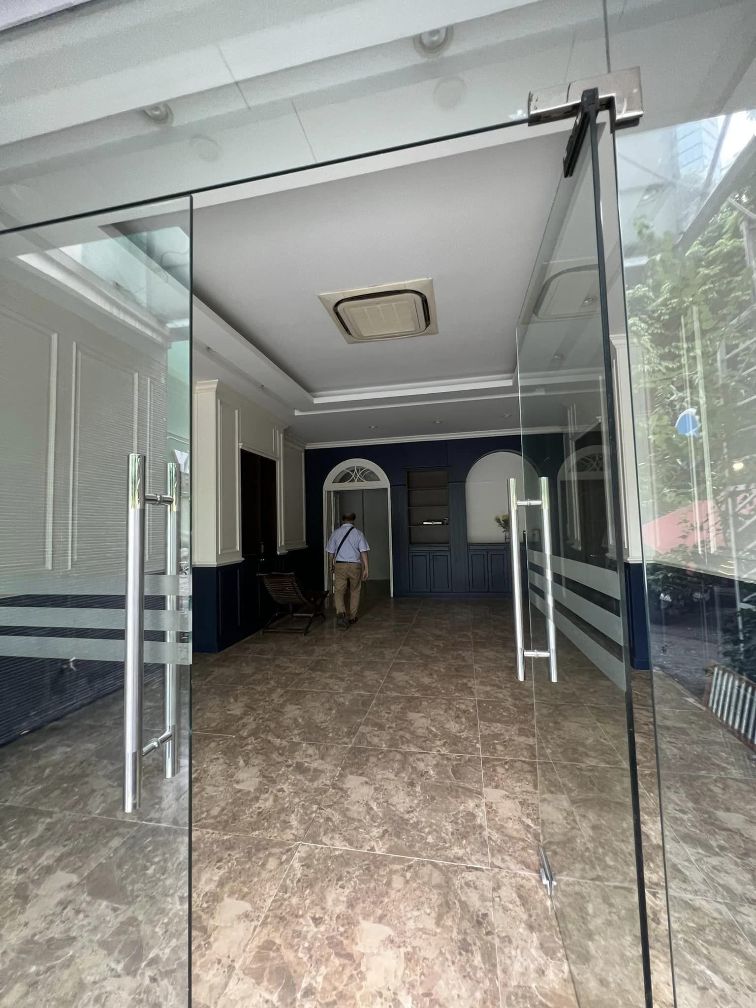 68m2