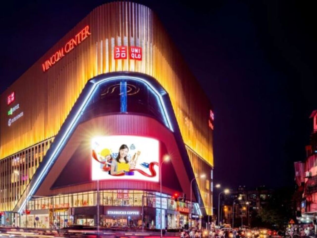 quan-an-o-vincom-pham-ngoc-thach-1