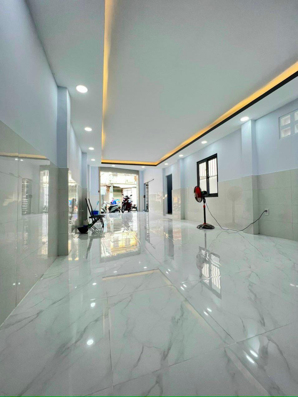 Bán nhà mặt tiền Đường số 8, Phường 11, Gò Vấp, 72m2, 2 Tầng, Giá 10 Tỷ.,