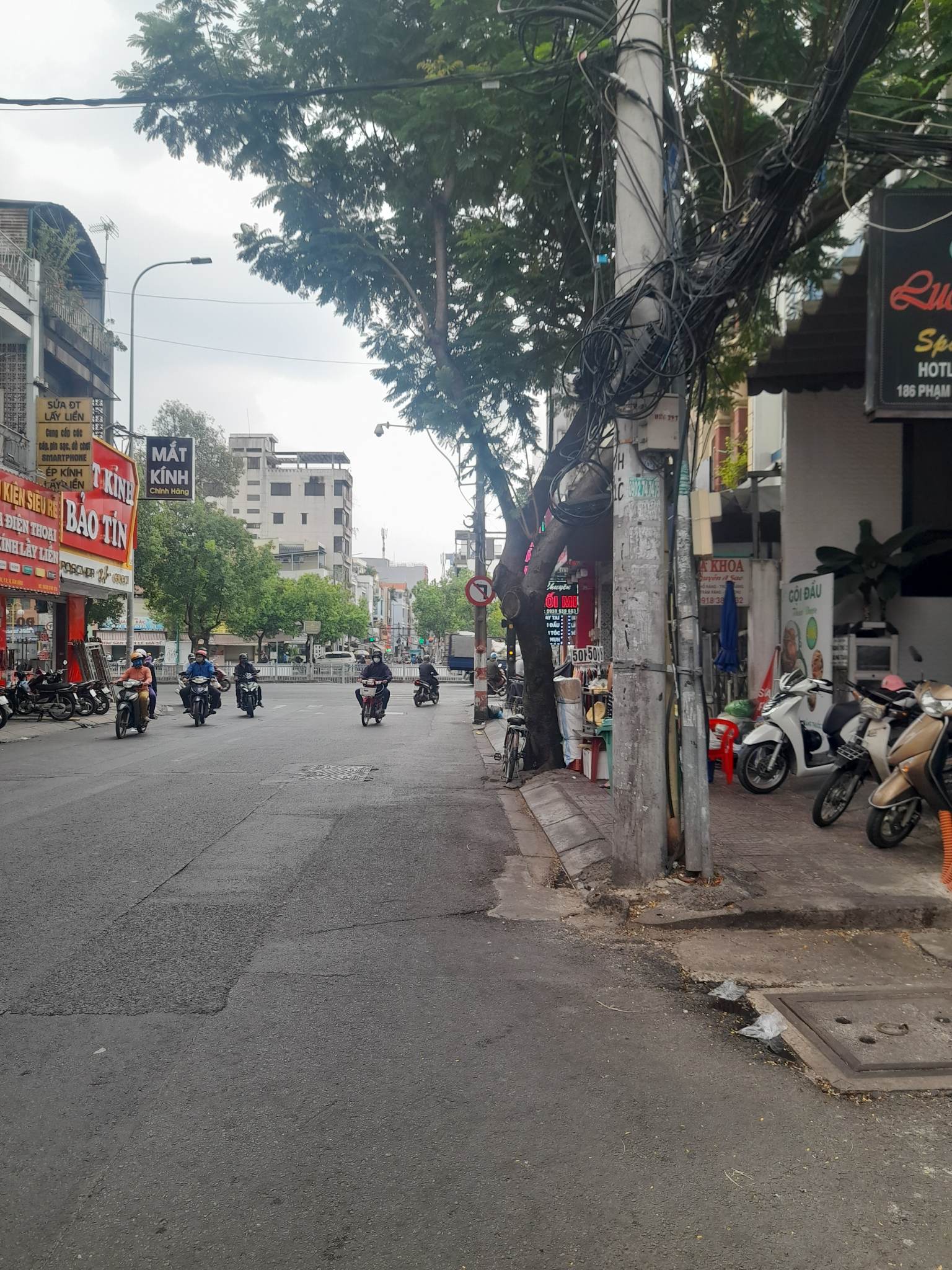 Bán nhà HXH PHẠM VĂN HAI P3 TÂN BÌNH 48M2 3TẦNG 4PN 6.X TỈ