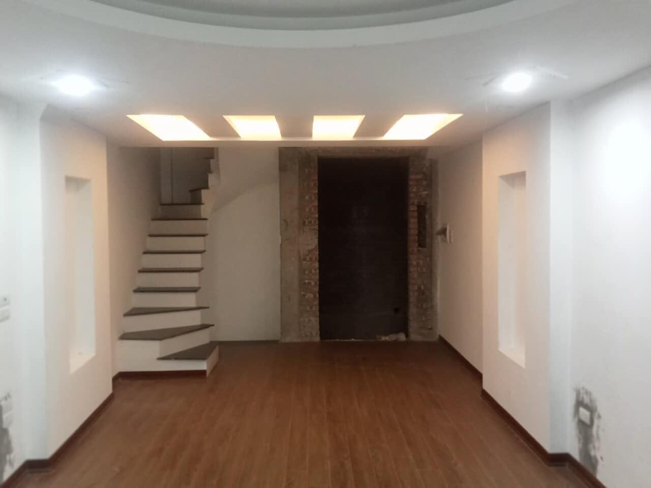 CHÍNH CHỦ CẦN BÁN NHÀ TRƯỜNG CHINH, DT 40 M, 6 TẦNG THANG MÁY