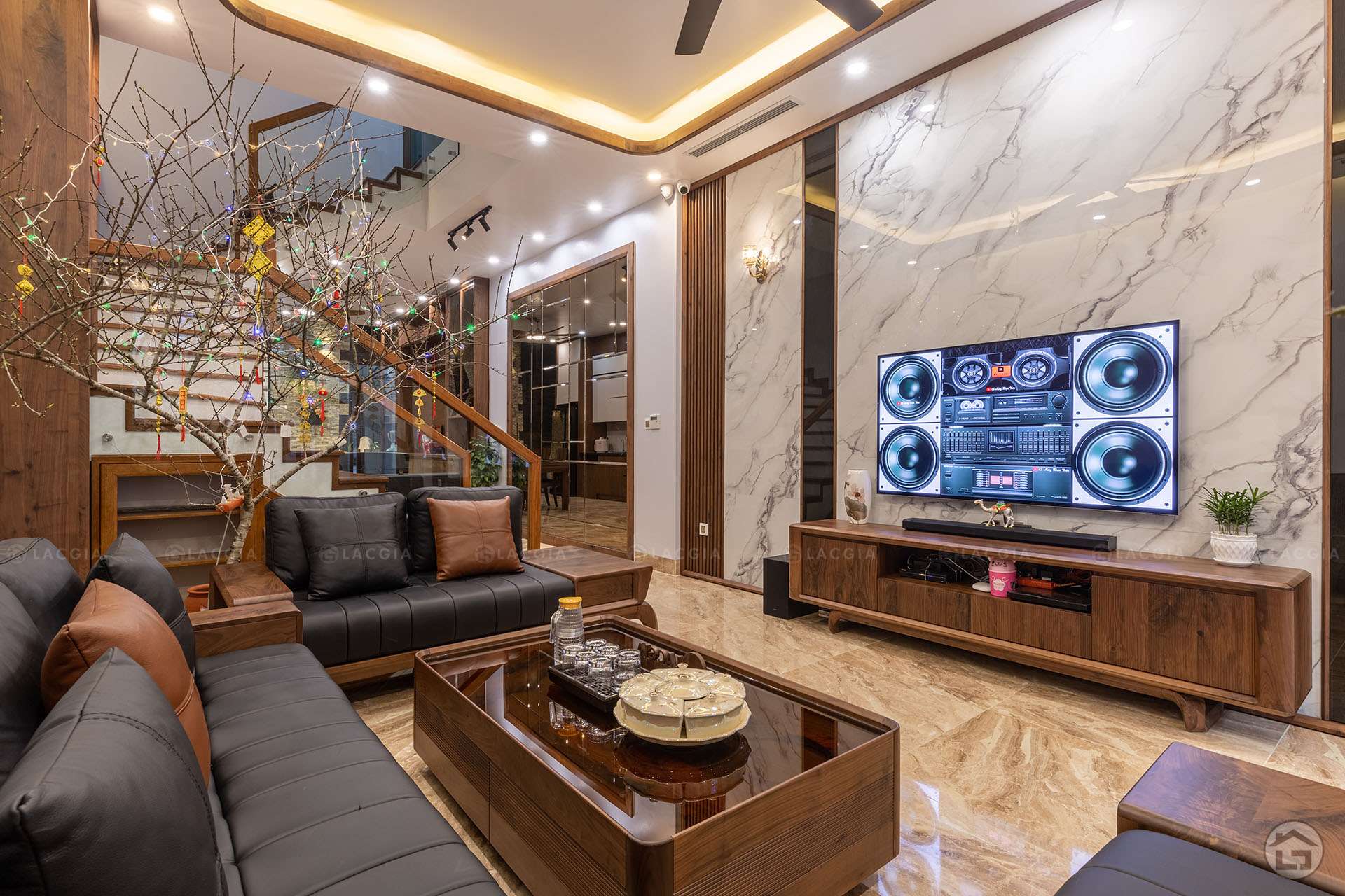 BÁN NHÀ VIEW HỌC VIỆN BÁO CHÍ - VỪA Ở VỪA KINH DOANH - Ô TÔ ĐỖ CỬA - THOÁNG TRƯỚC SAU - SỔ NỞ HẬU