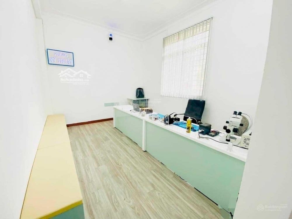 cho thuê nhà mặt phố Đội Cấn khu sầm uất nhất của quận Ba Đình 70 m x 5 T x MT4,7 m Giá 53 triệu