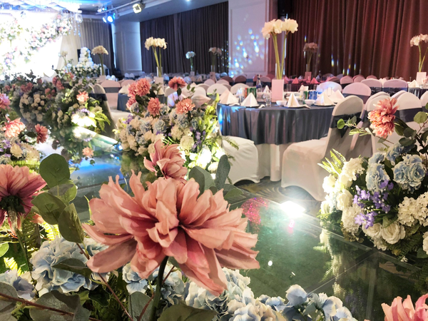 Không gian bên trong trung tâm tổ chức sự kiện Season được lựa chọn cẩn thận từ những chi tiết nhỏ nhất trung-tam-to-chuc-su-kien-season-2