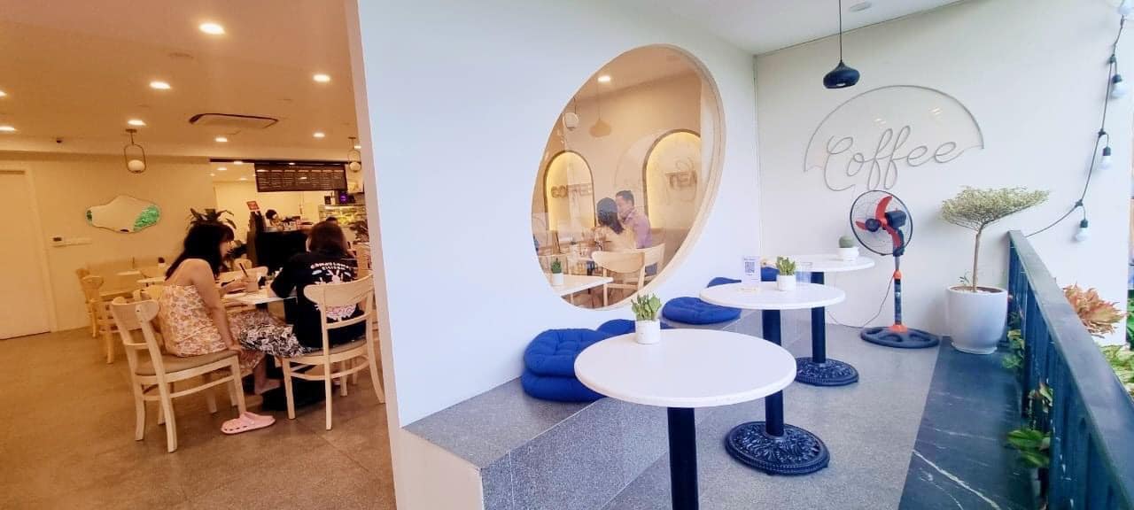 Bán nhà mặt phố Lạc Long Quân, Quận Tây Hồ, Kinh Doanh 80m2, mt 5,5m 18 tỷ