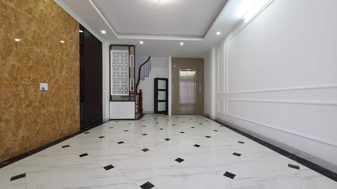 Bán nhà Trích Sài Tây Hồ 40m2 6 tầng thang máy ở sướng 6.49tỷ