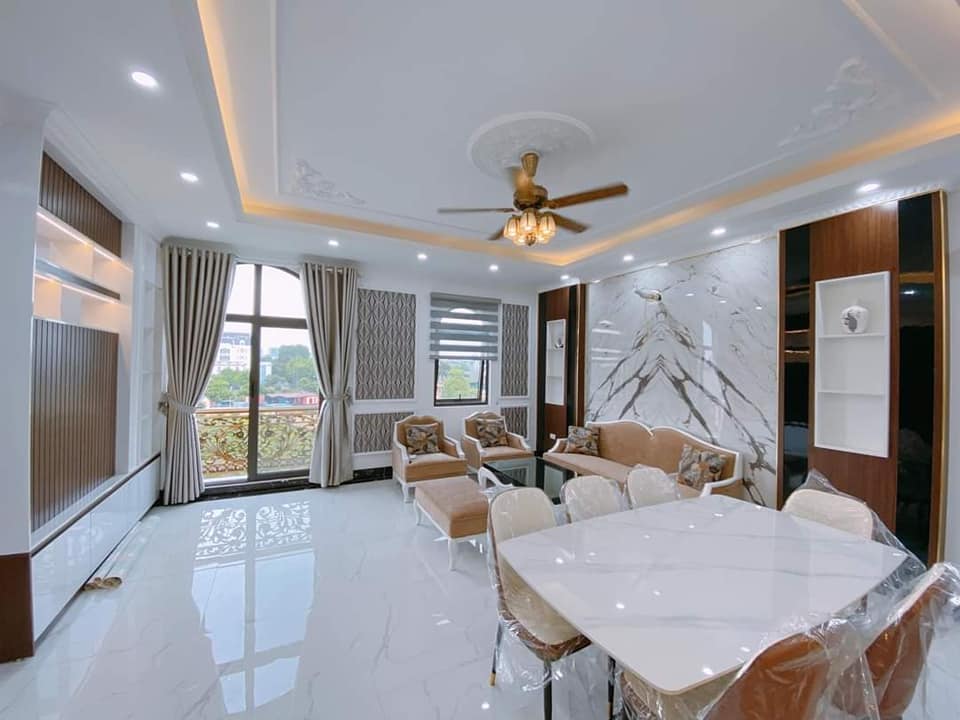 Bán nhà 69 Phố Trịnh Công Sơn View Hồ Kinh Doanh 35m2 7 tầng 8.6 tỷ