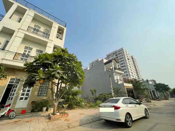 Bán nhà Lô Đất Mặt tiền đường Lê Đình Lý, Quận Hải Châu, DT 85 m2, Gần Sân bay Đà Nẵng. Đường 10m5. Chỉ 16,8 tỷ.