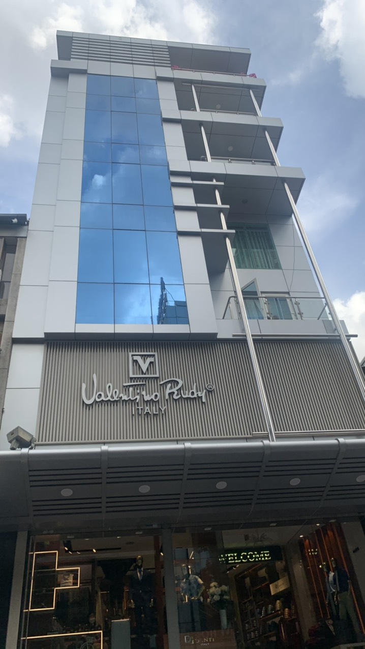 Cần Cho thuê tòa Sương Nguyệt Ánh, Q1! Khu phố thẩm mỹ! DT 8x20m, hầm, 7 tầng, giá 250tr/th