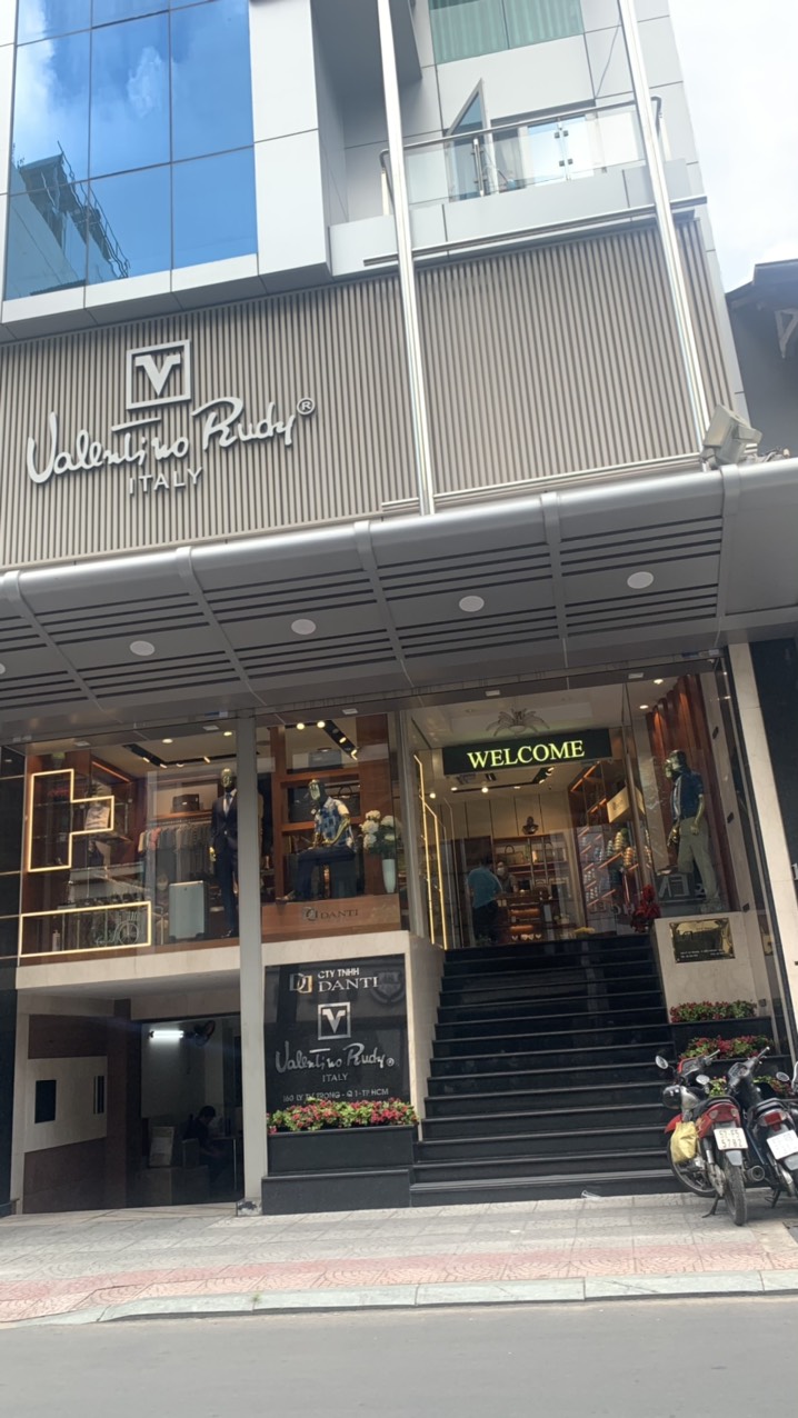 Cho thuê nhà mặt tiền đường Nguyễn Thị Minh Khai Quận 1 7x20 Trệt lầu giá: 130 triệu/tháng