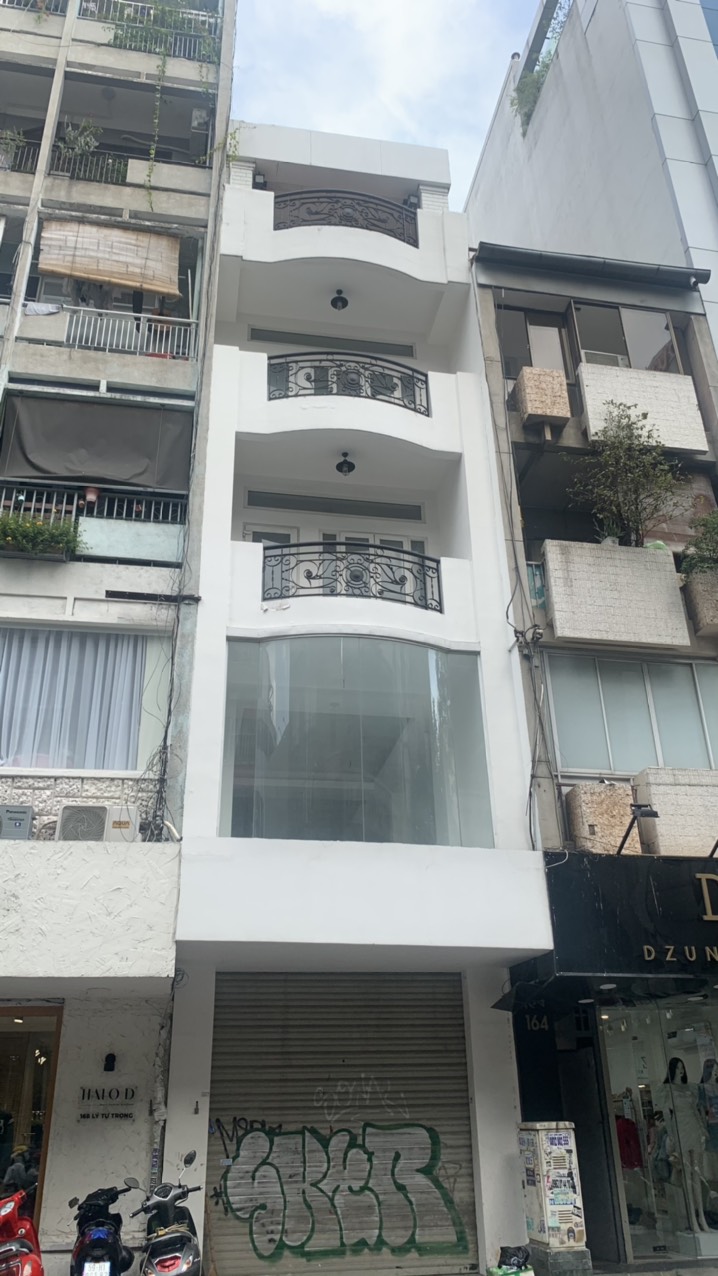 Cho thuê nhà Bùi Viện, quận 1, ngang 5m, trệt 2 lầu, giá 58 triệu. Gần Đề Thám