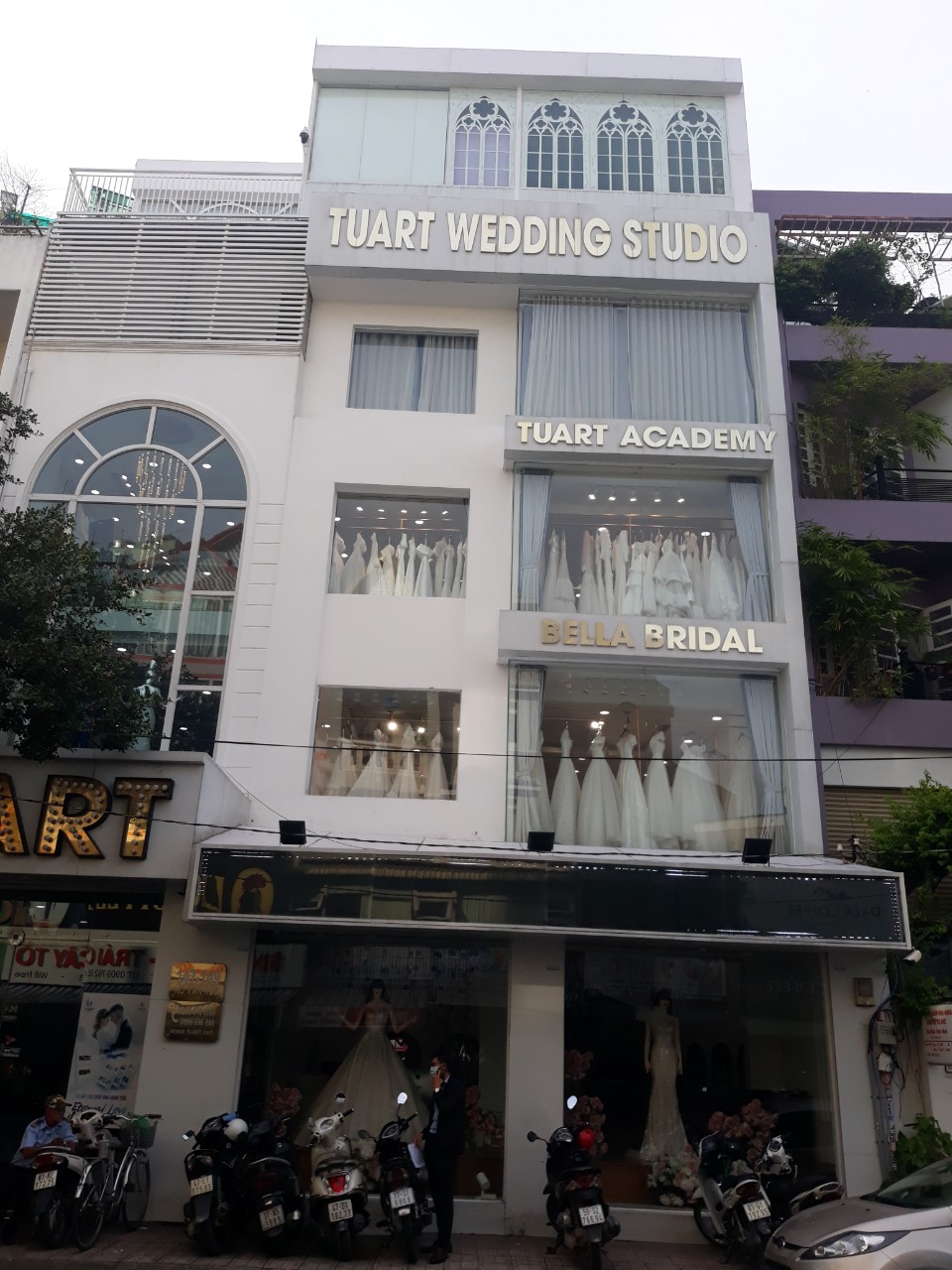 Cho thuê nhà mới đẹp mặt tiền Trương Định, kinh doanh tốt, giá 95 tr/th, DTSD 300m2, có bãi giữ xe