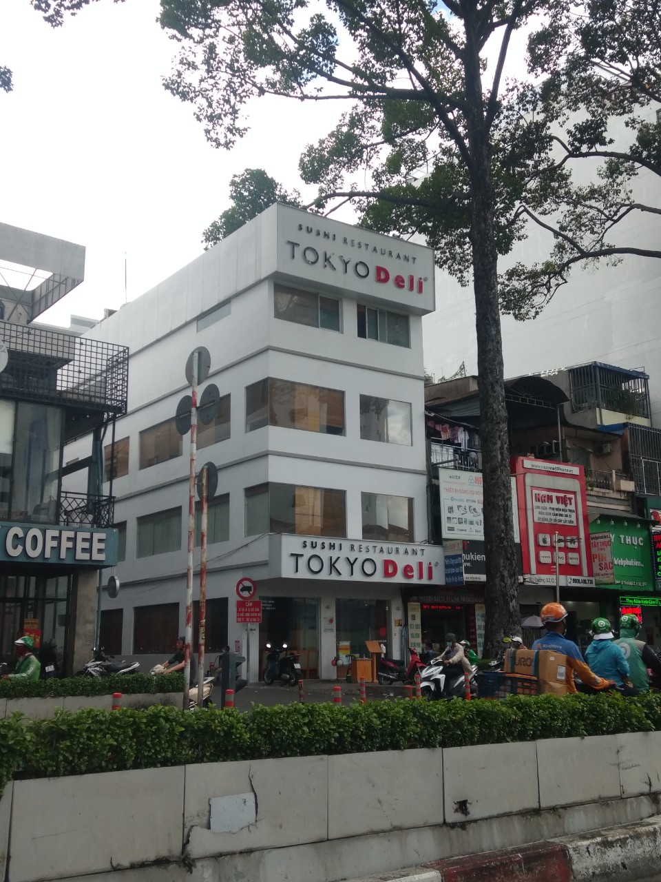 MẶT TIỀN TRẦN HƯNG ĐẠO NGAY KS PULLMEN