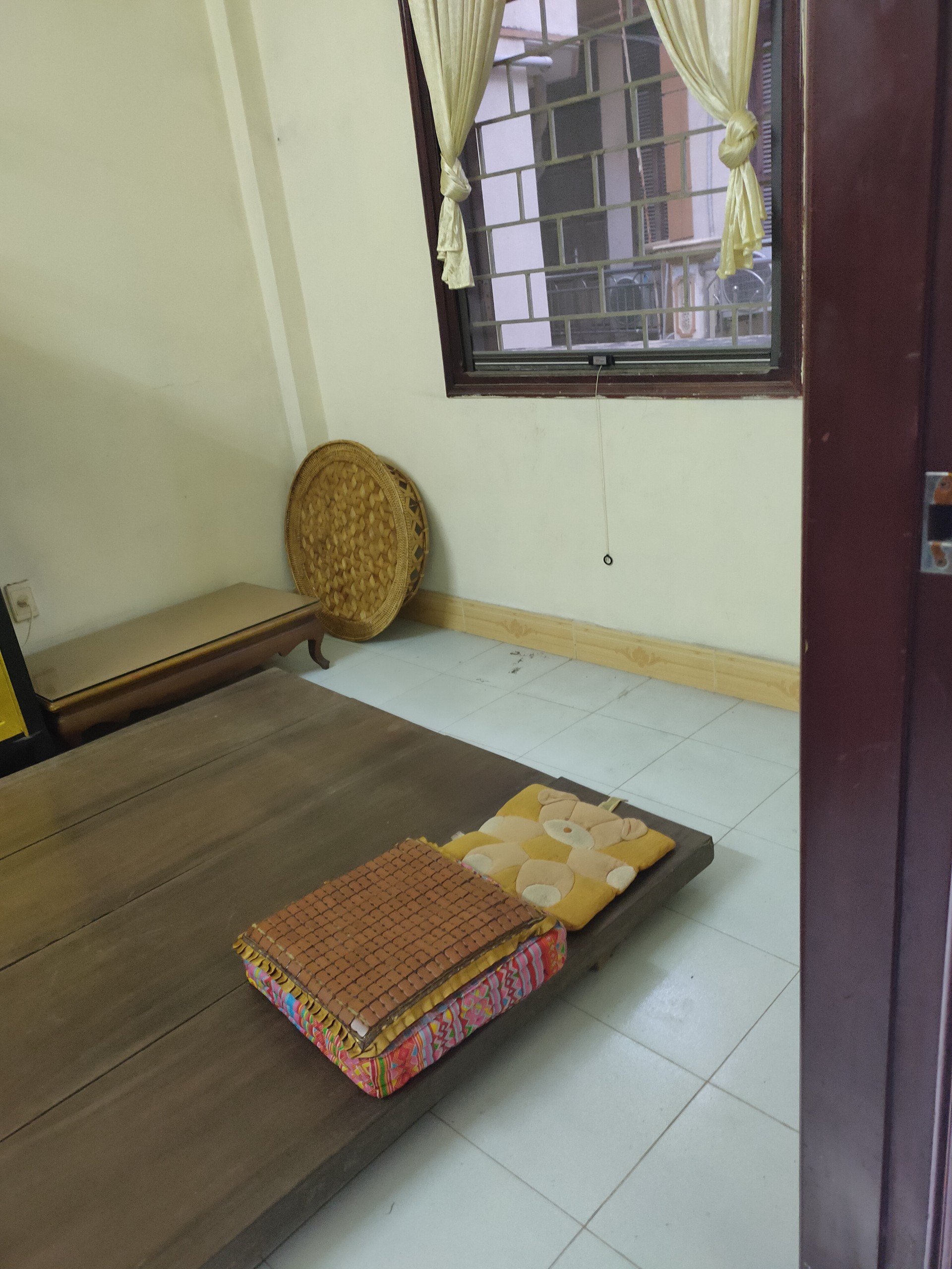 Bán nhà trục chính Đầm Trấu, 55m2 x 5 tầng, vỉa hè, vị trí kinh doanh cực tốt, Giá 16 tỷ