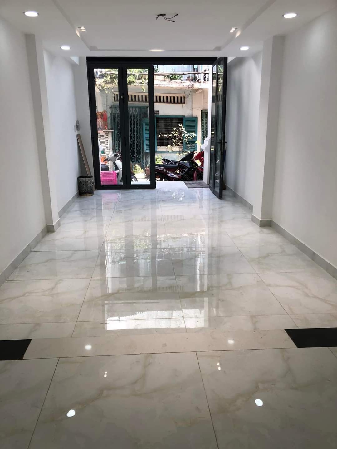 Cần bán gấp nhà HXH Nguyễn Trãi, P.7, Quận 5 thiện chí thương lượng thêm