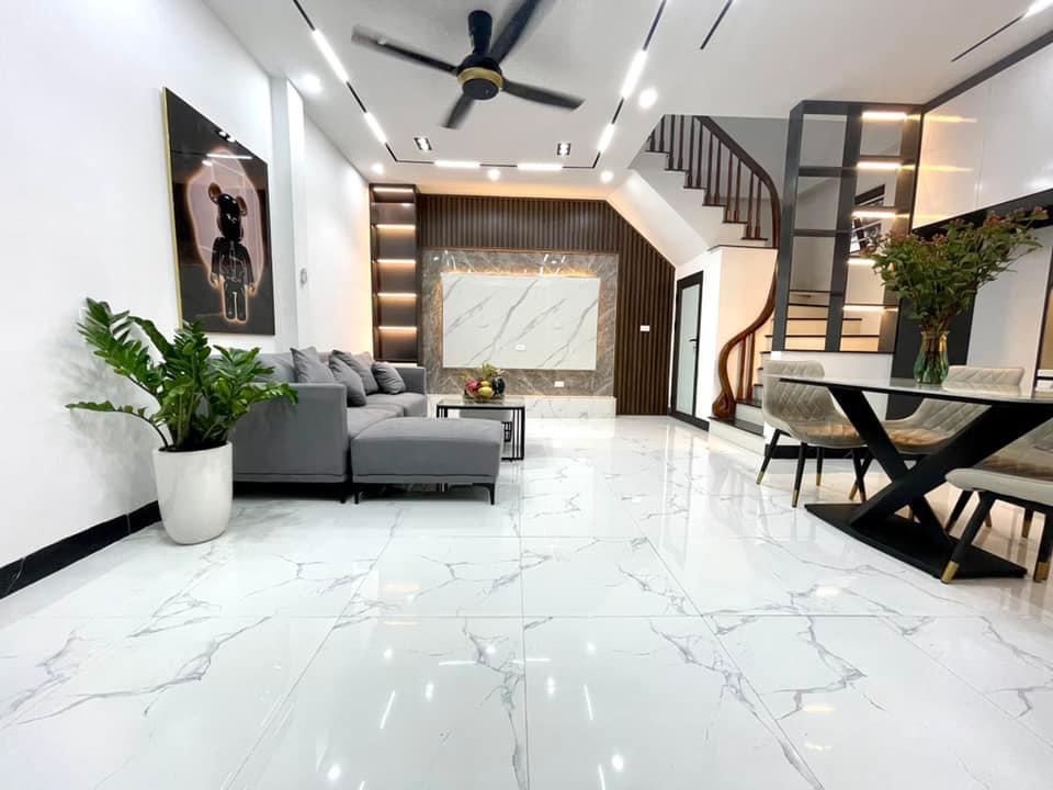 Bán nhà Trương Định, 47m x 5T x 5.3 tỷ, 1 nhà phố, ô tô sát nhà