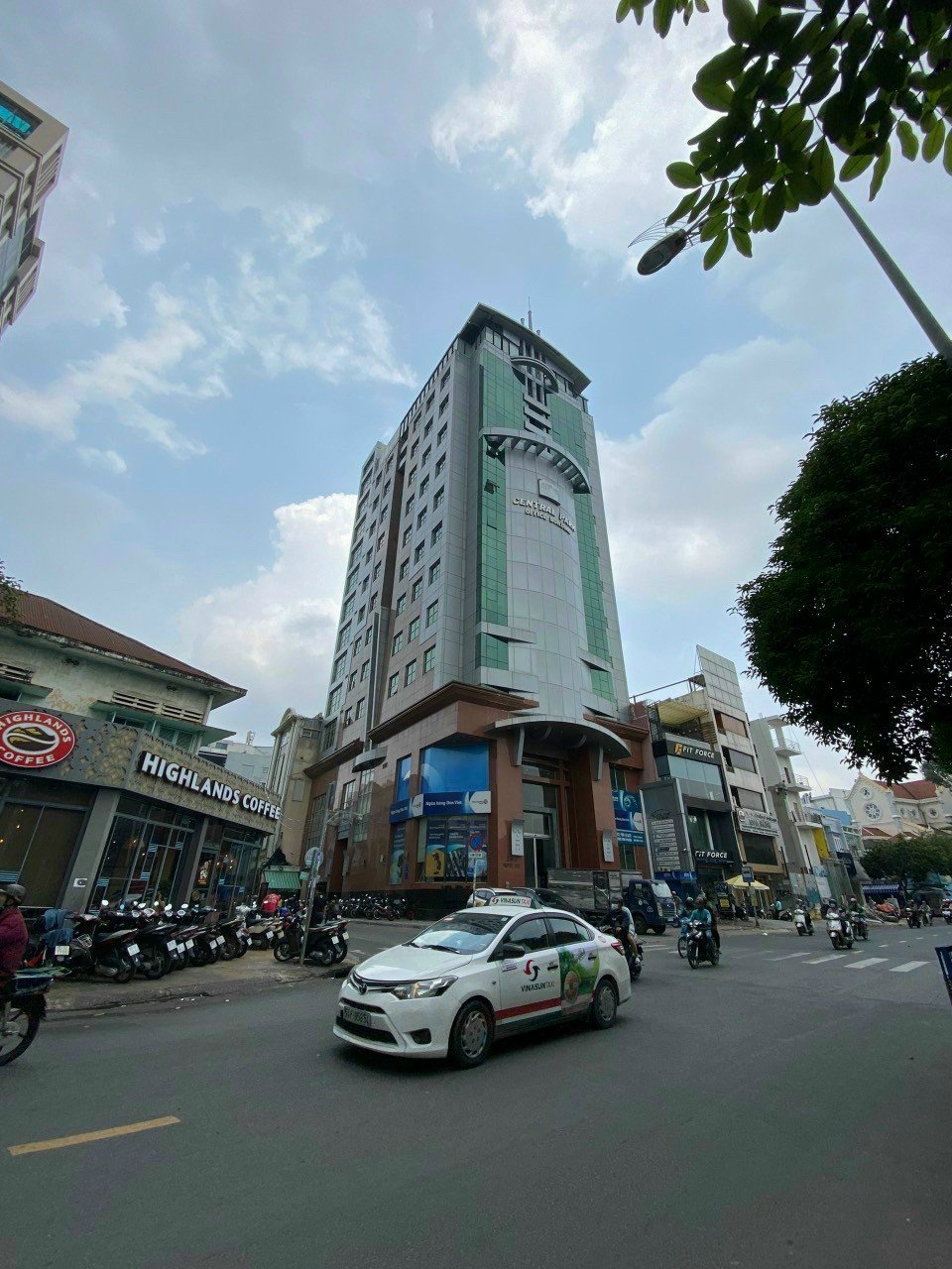 600m2