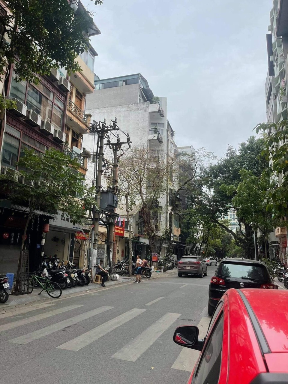 Bán gấp tòa khách sạn- 12 tầng nổi- 1 hầm- 30 phòng kinh doanh- 125m2- 75 tỷ- mặt phố Triệu Việt Vương- Ha Bà Trưng