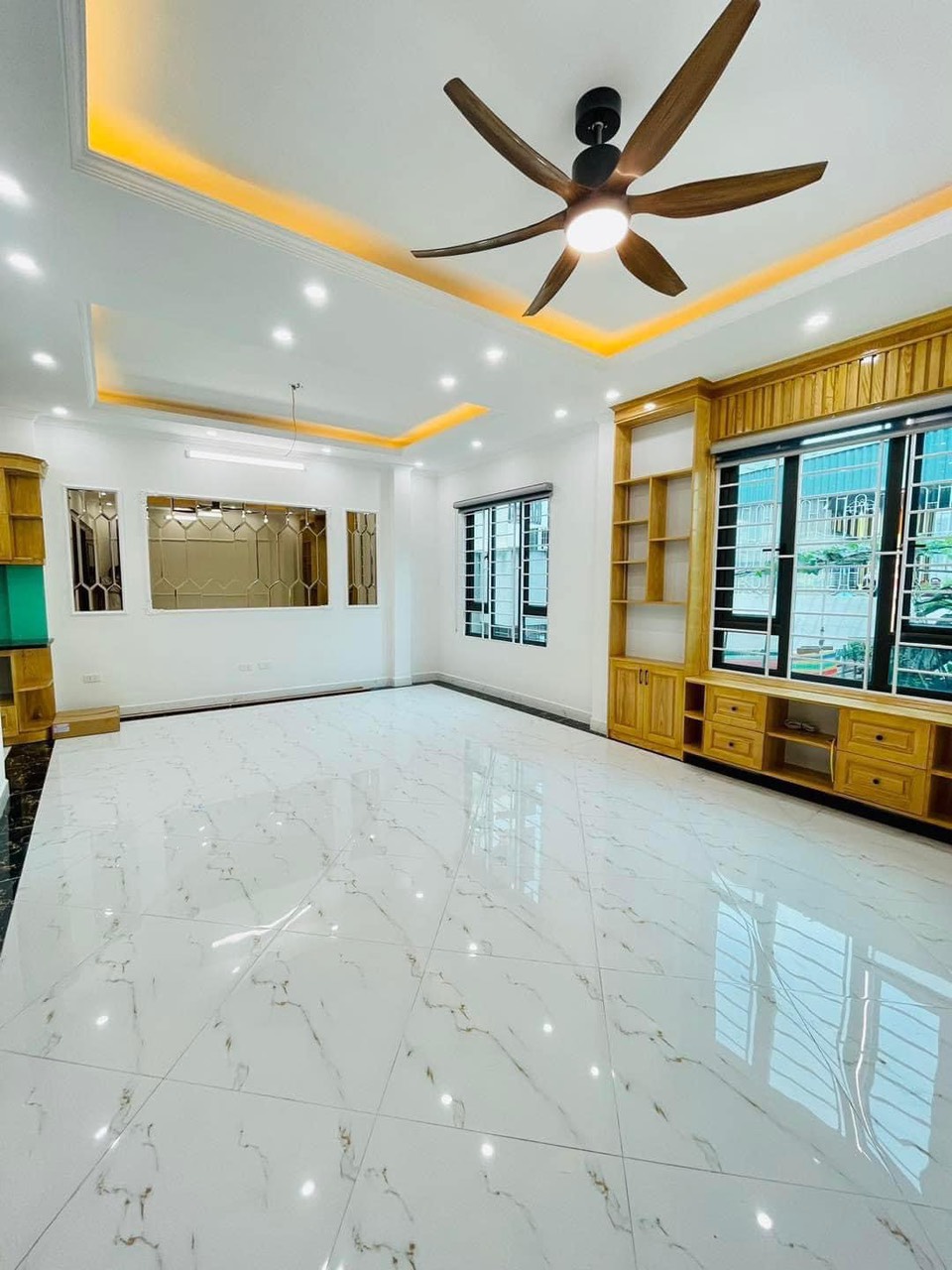 Bán nhà Lĩnh Nam, 47m x 5T, Ô TÔ - Ở LUÔN - MT 4M