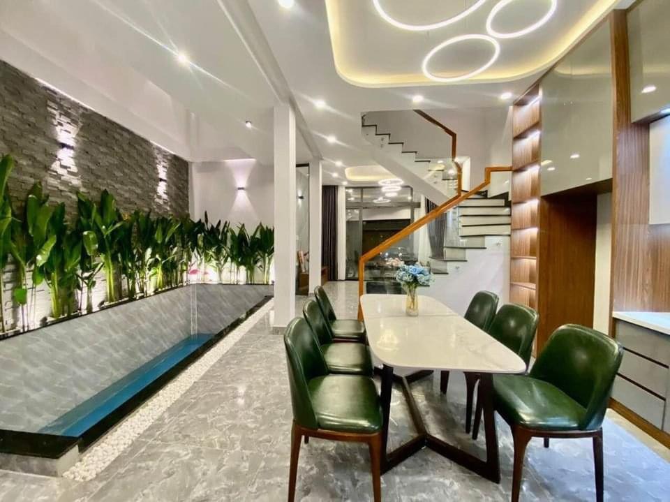 Bán nhà Kim Đồng, 60m x 5T, MT rộng, Ô TÔ - THOÁNG TRƯỚC SAU - KINH DOANH