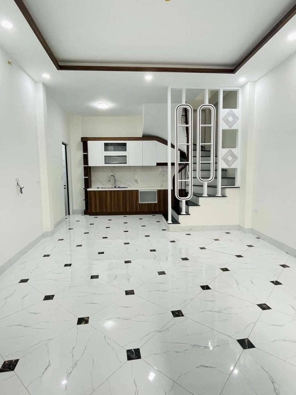 Bán nhà Giáp Bát, 45m x 5T x 3.9 tỷ, NHÀ MỚI - FULL NỘI THẤT